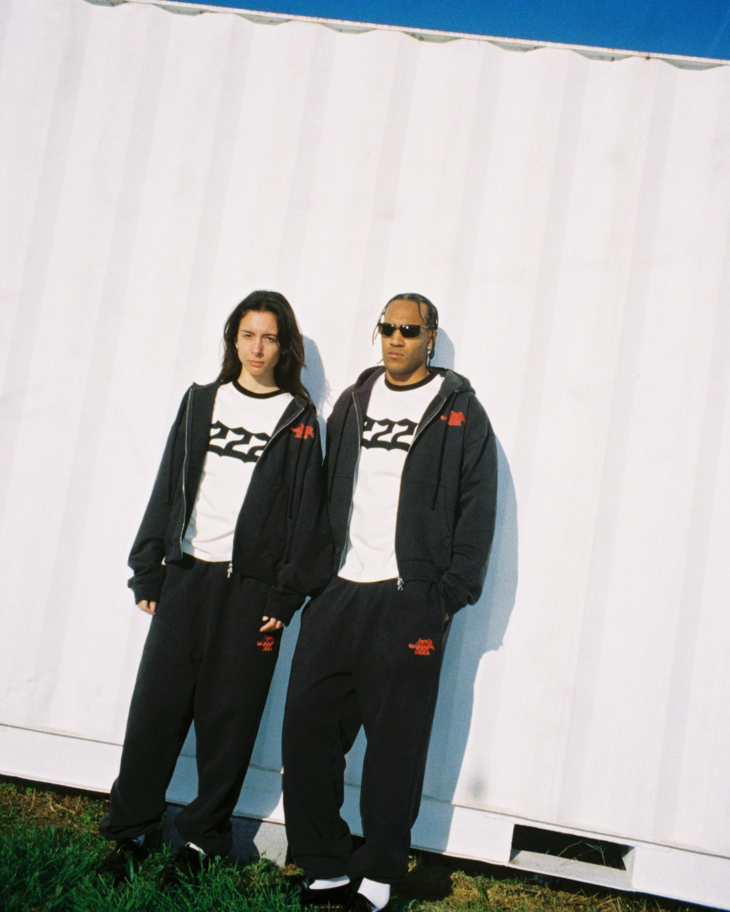 ZIP "BABY BLACK"